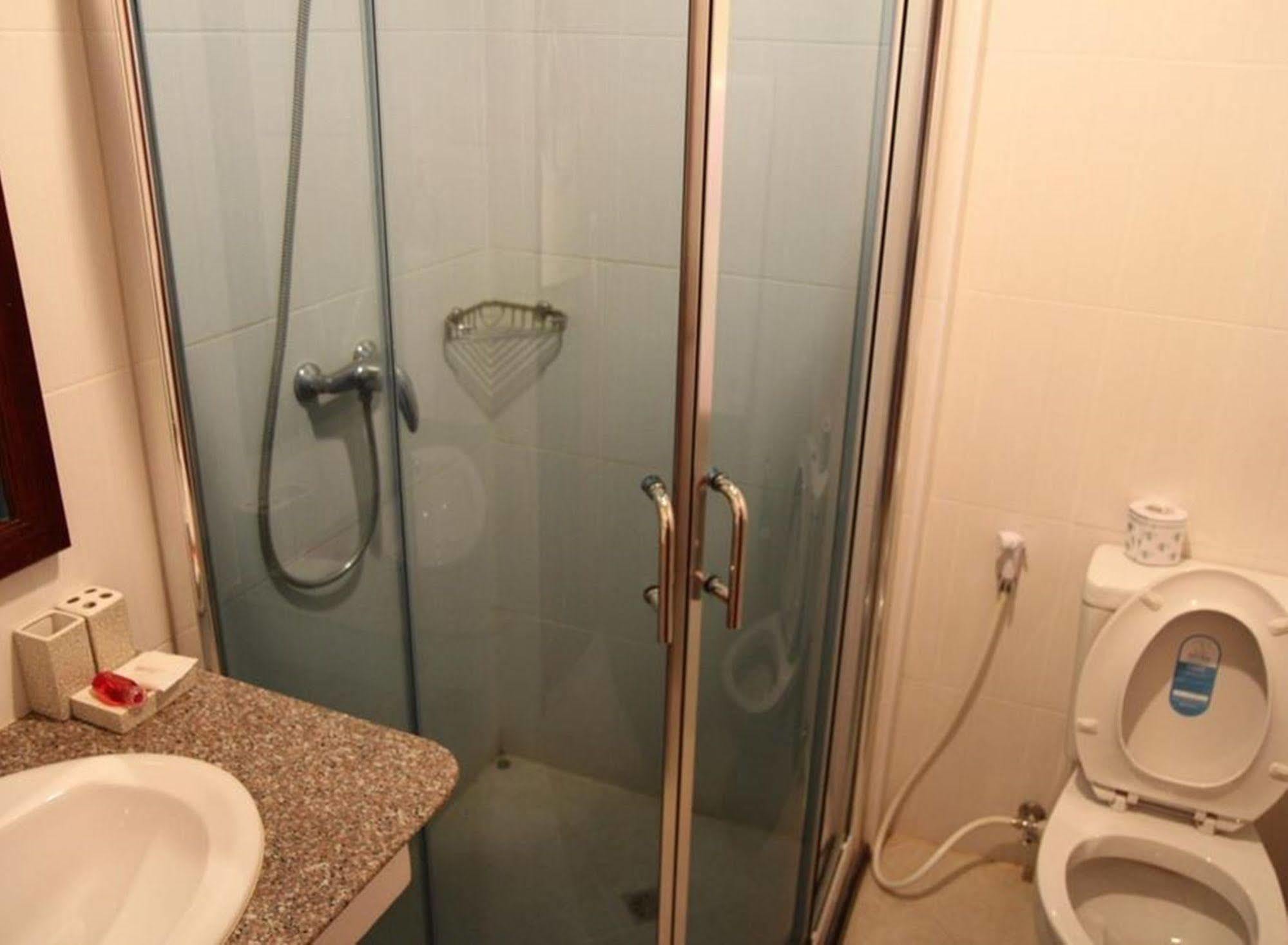 Vayakorn Inn Виентиане Екстериор снимка
