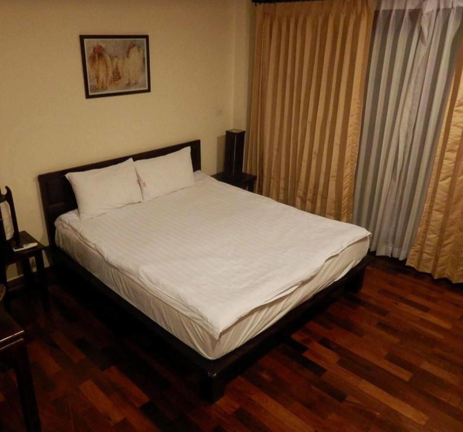 Vayakorn Inn Виентиане Екстериор снимка