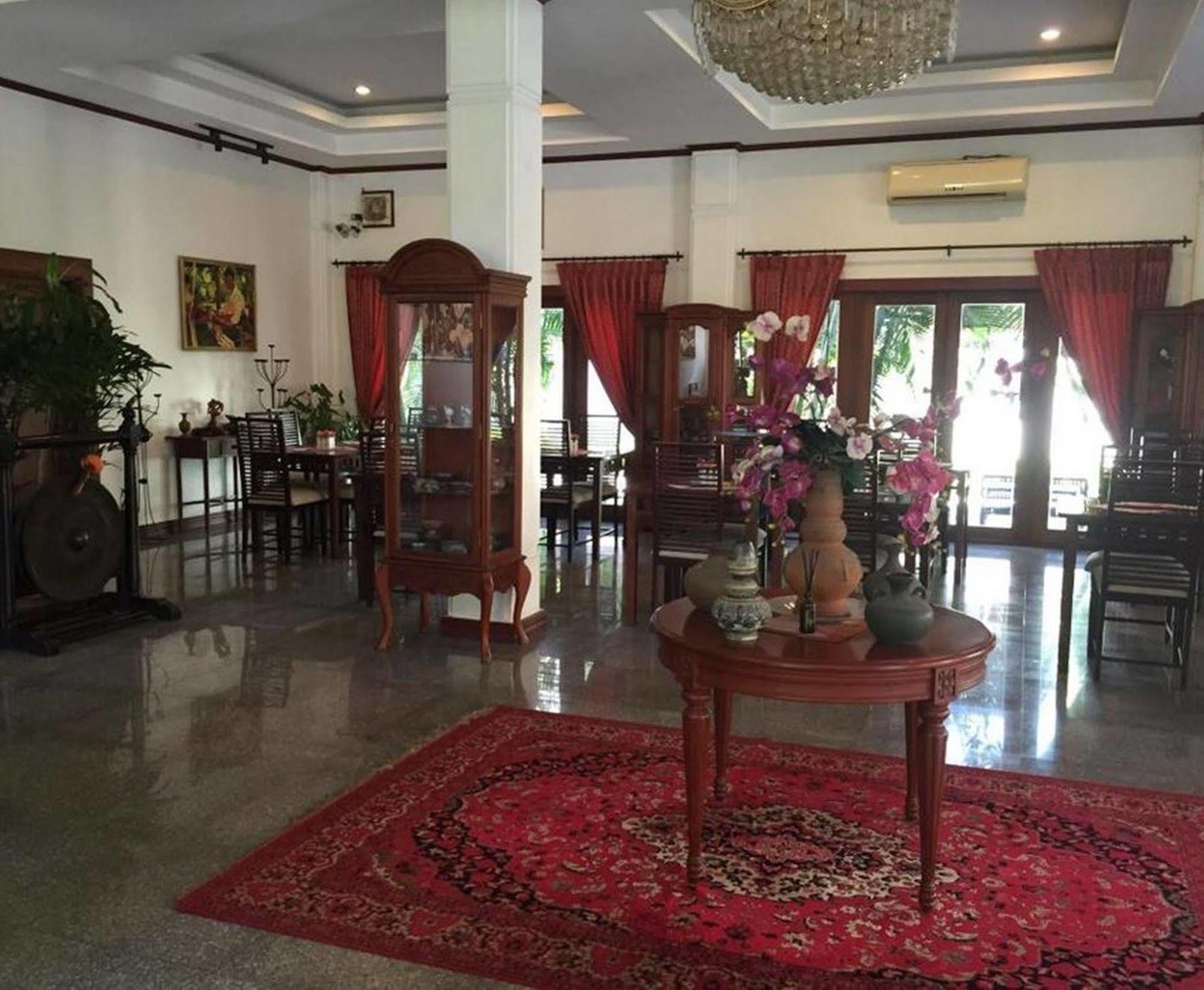 Vayakorn Inn Виентиане Екстериор снимка